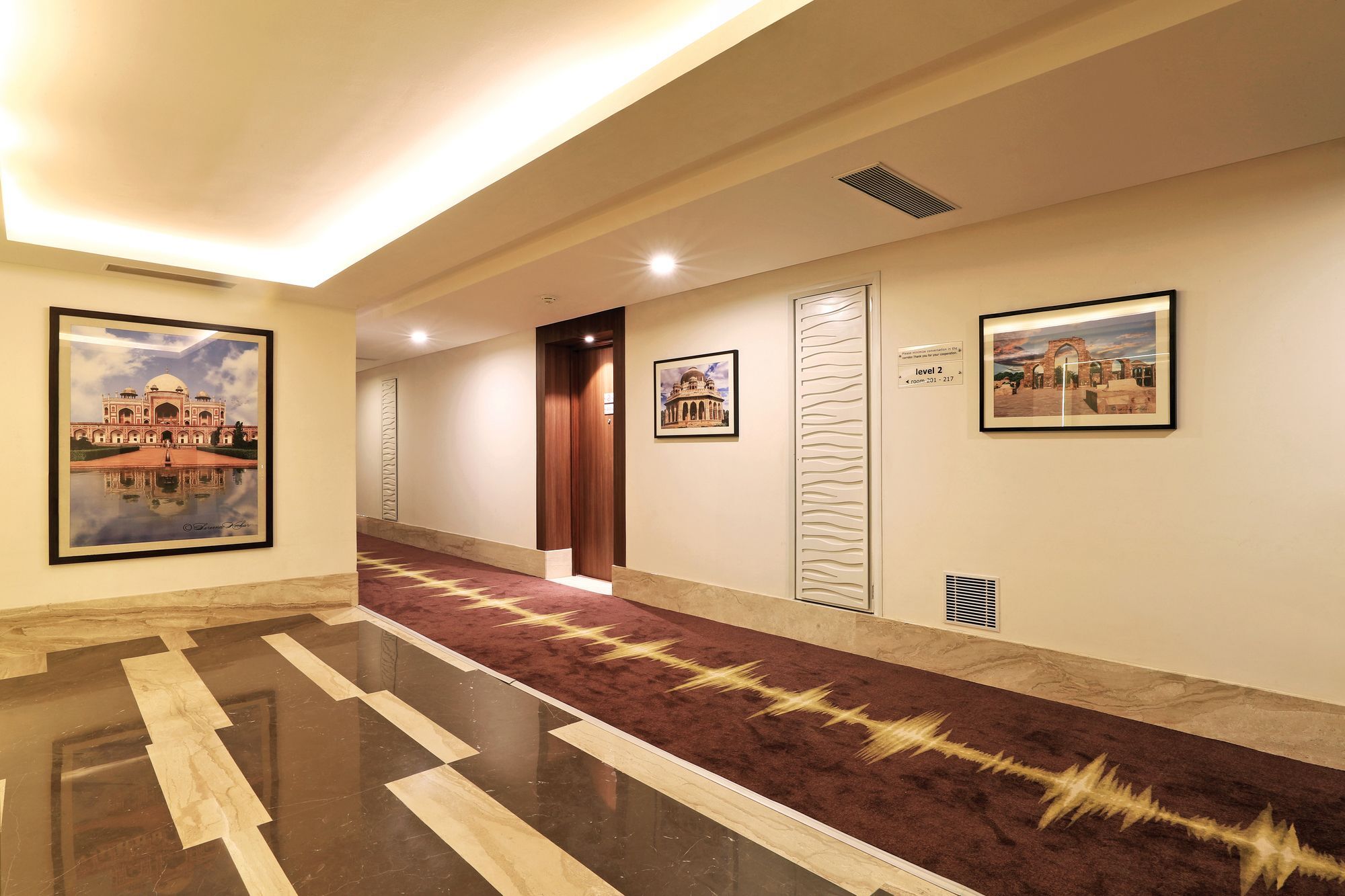 Lemon Tree Hotel Sohna Road Гургаон Экстерьер фото