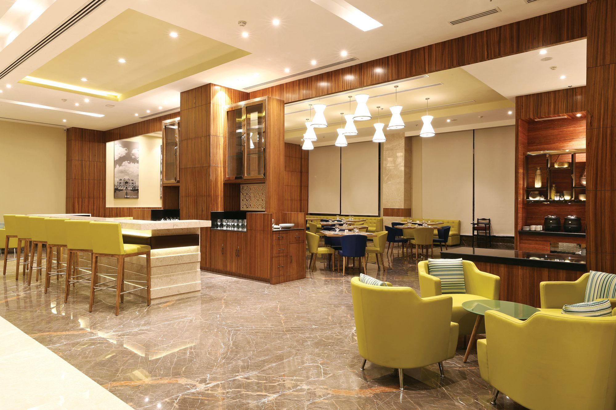 Lemon Tree Hotel Sohna Road Гургаон Экстерьер фото