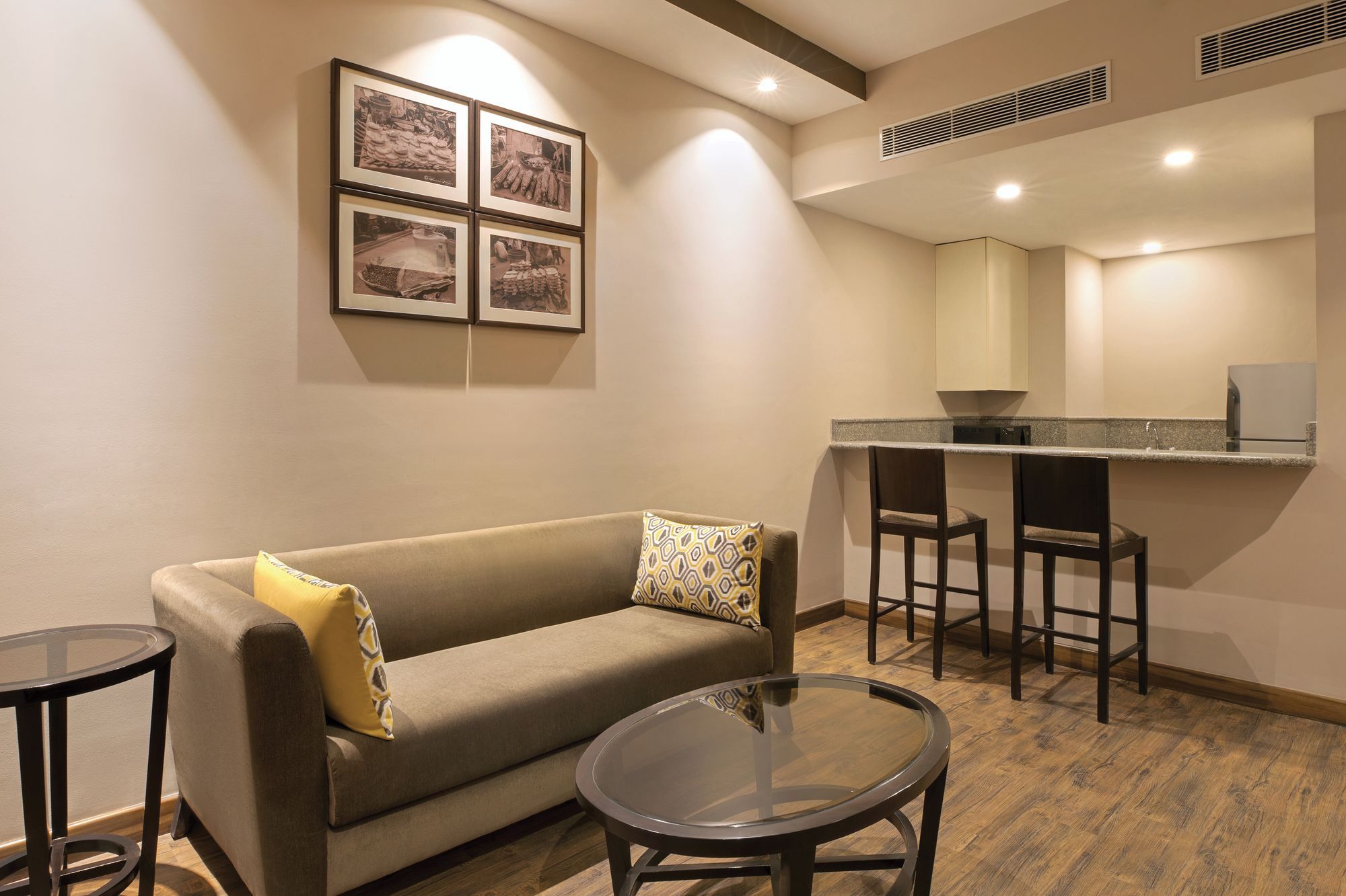 Lemon Tree Hotel Sohna Road Гургаон Экстерьер фото