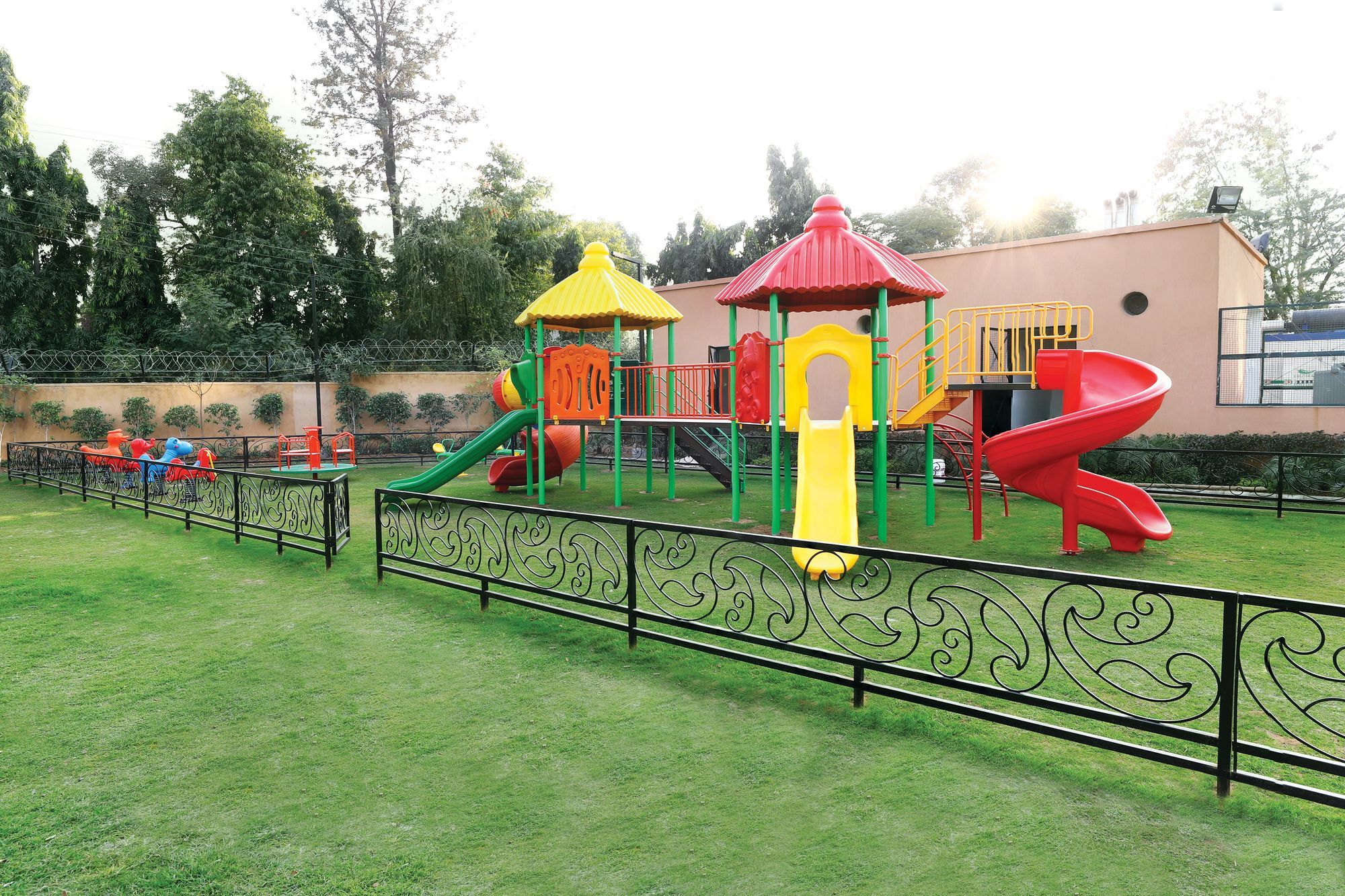 Lemon Tree Hotel Sohna Road Гургаон Экстерьер фото