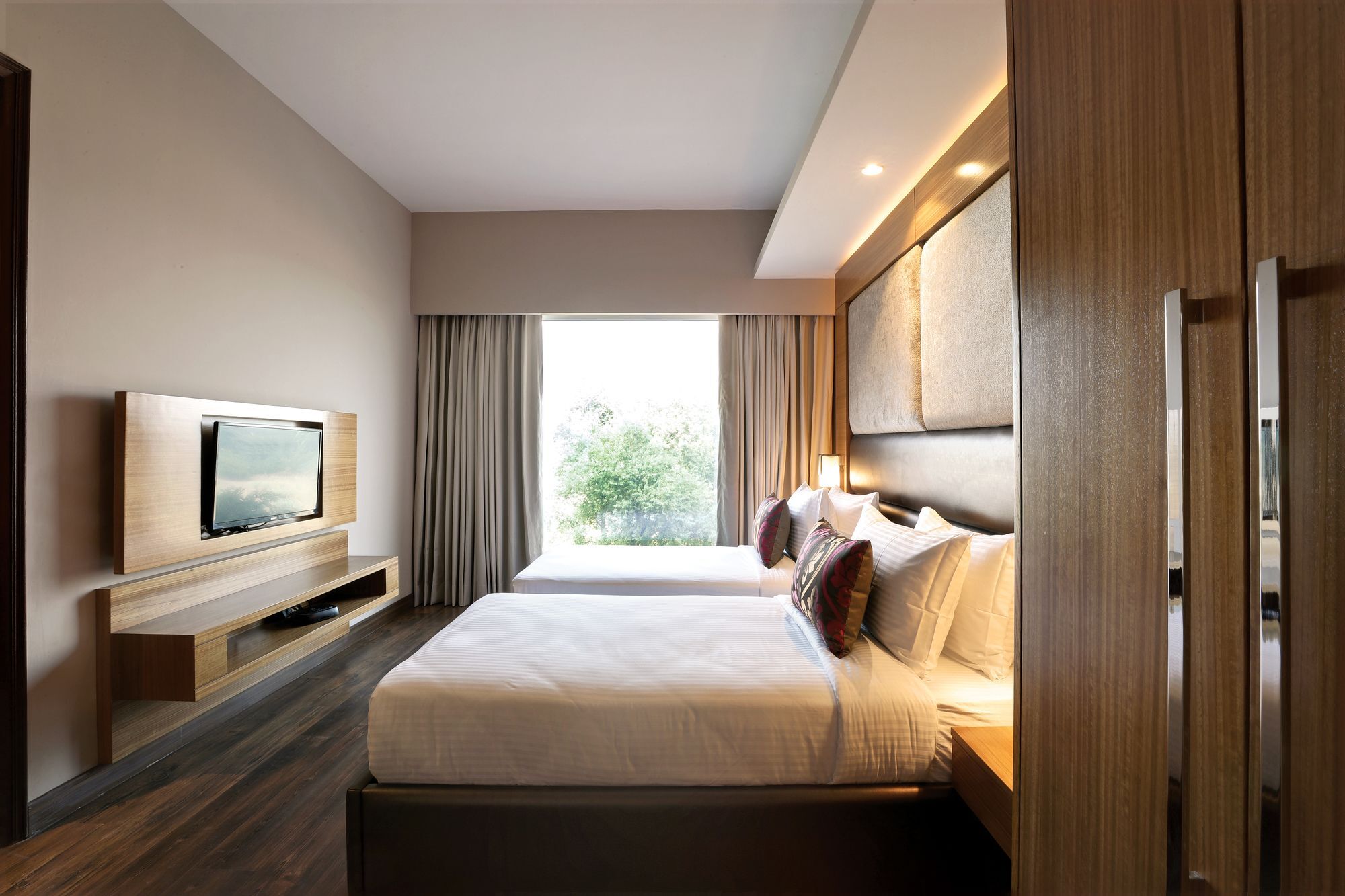 Lemon Tree Hotel Sohna Road Гургаон Экстерьер фото